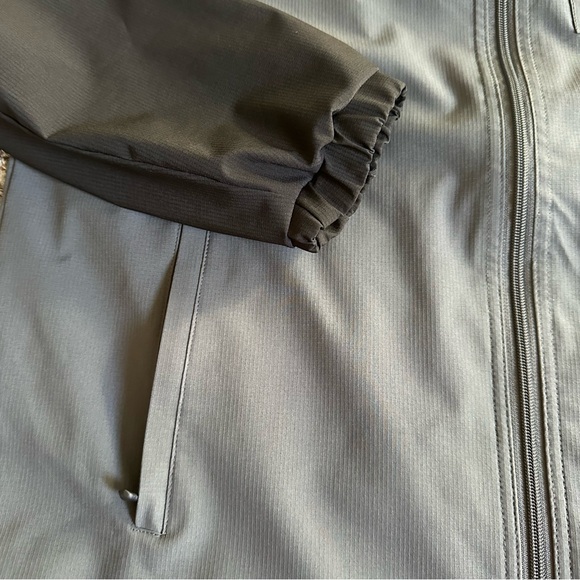 Men’s Voyager Windbreaker Jacket LARGE - Picture 5 of 11